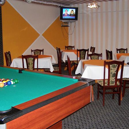 Denisa Hotel Otopeni Luaran gambar