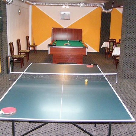 Denisa Hotel Otopeni Luaran gambar