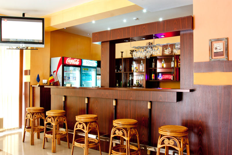 Denisa Hotel Otopeni Luaran gambar