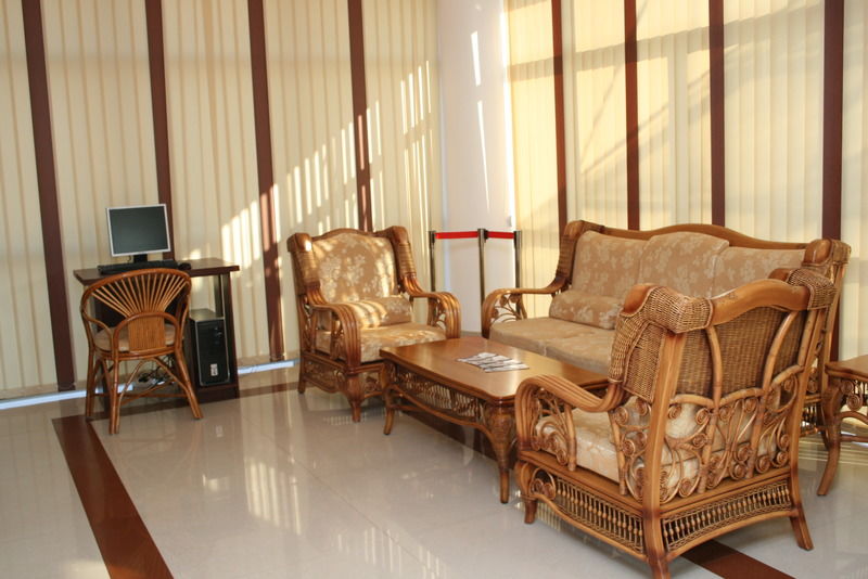 Denisa Hotel Otopeni Luaran gambar