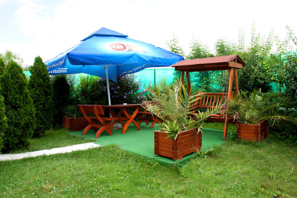 Denisa Hotel Otopeni Luaran gambar